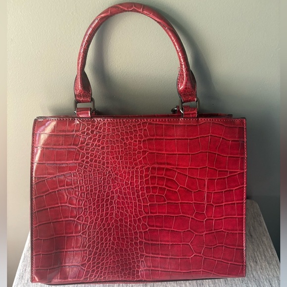 Cleo brand Elegant Red Crocodile-Embossed Handbag, top zip. Carry handle - Picture 3 of 6